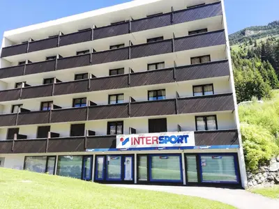 an apartment building with the entrance to an interview port at Résidence Pégase - maeva Home - Appartement 3 pièces 8 personnes Confort MAE-3481 in Flaine