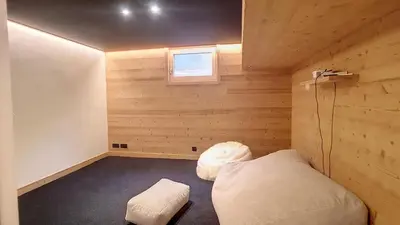 a bathroom with a sink and a bath tub at Chalet des Pres- 3 chambres - JAILLET - in Demi-Quartier
