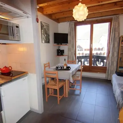 Apartment Le Triolet-8 by Interhome