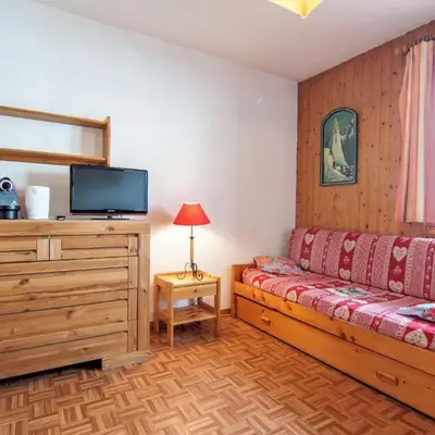 Studio Les Jardins du Mont-Blanc-4 by Interhome