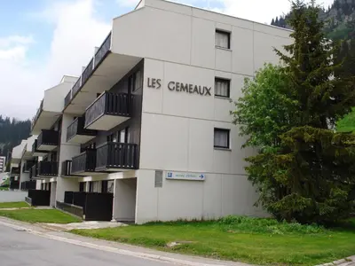 a building with the usg campus written on it at Studio rénové 4 pers · Centre Flaine · Balcon Sud - FR-1-425-176 in Flaine